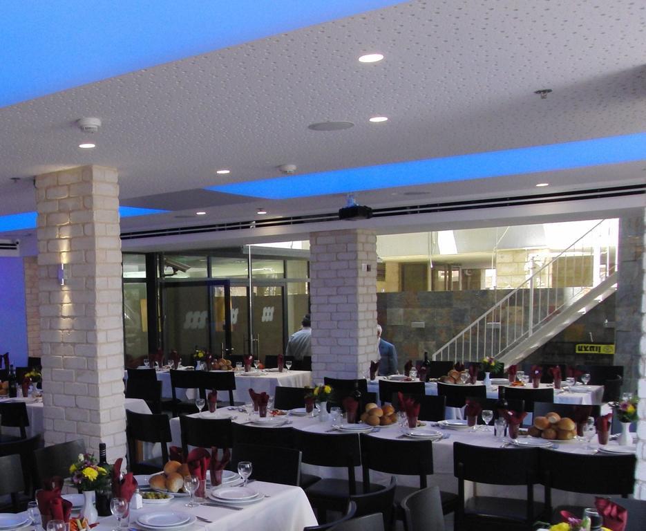 Margoa Hotel Нетания Екстериор снимка