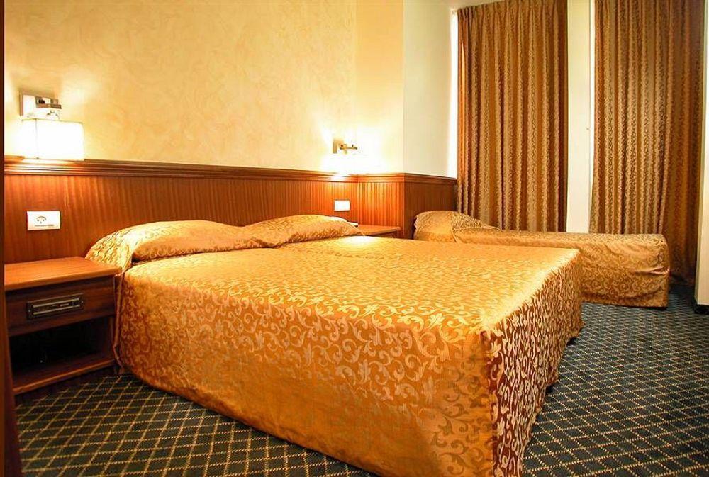 Margoa Hotel Нетания Екстериор снимка