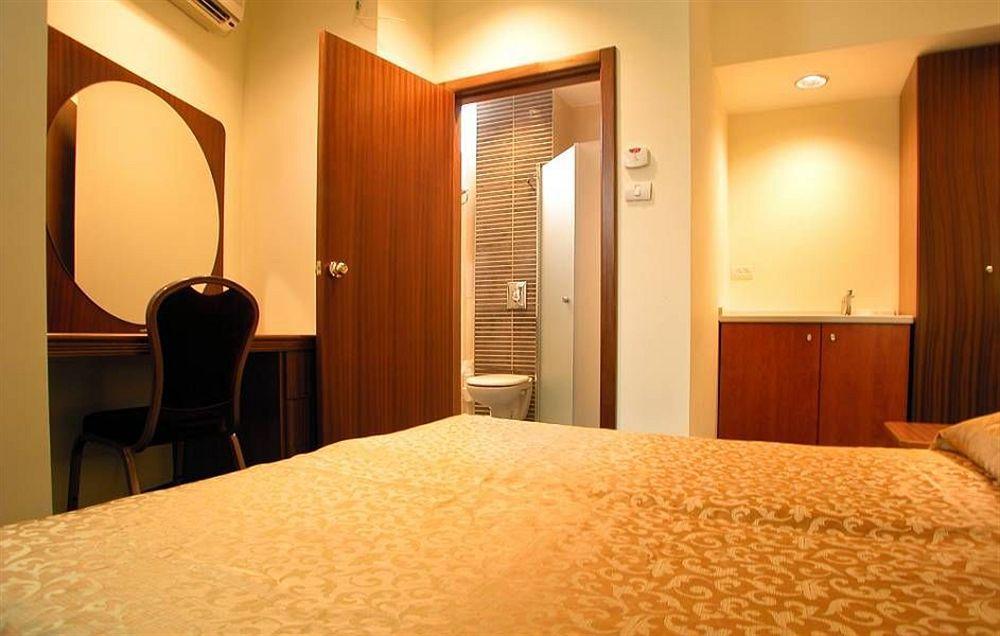Margoa Hotel Нетания Екстериор снимка
