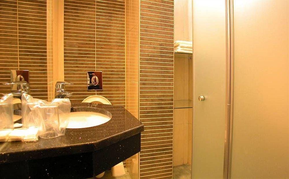 Margoa Hotel Нетания Екстериор снимка