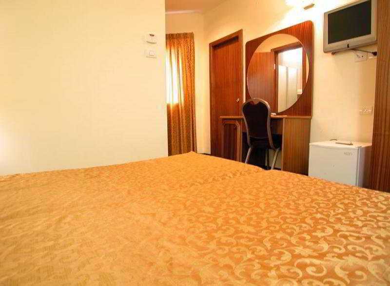 Margoa Hotel Нетания Екстериор снимка