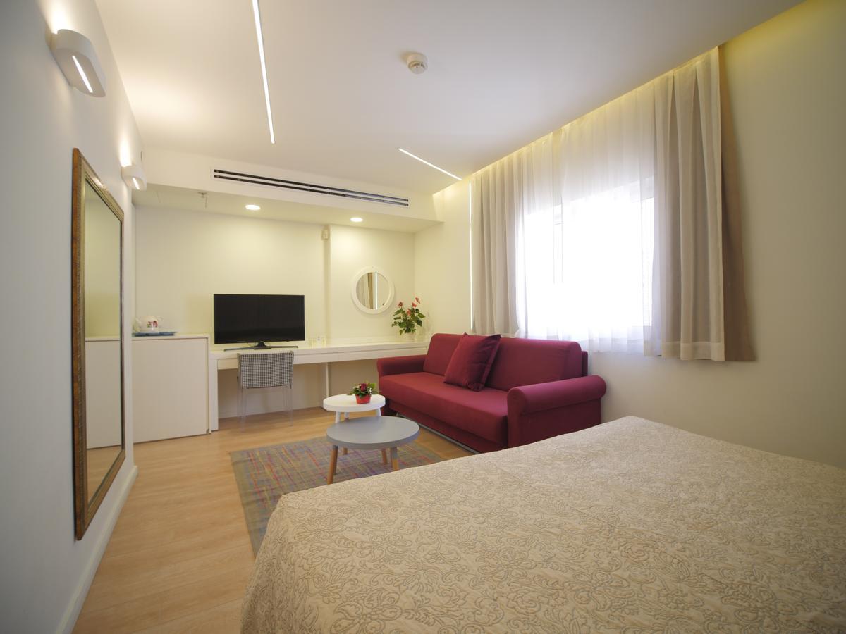 Margoa Hotel Нетания Екстериор снимка