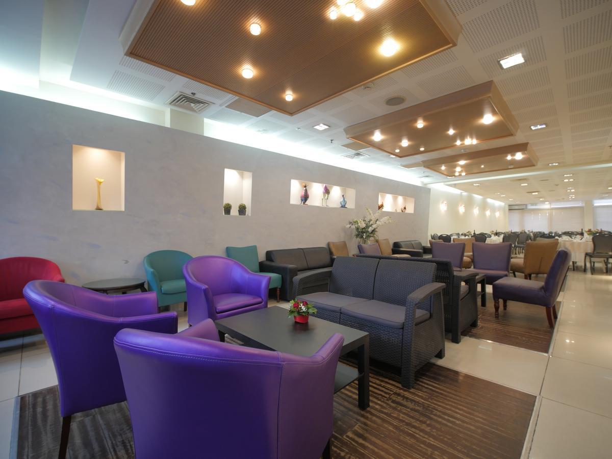 Margoa Hotel Нетания Екстериор снимка